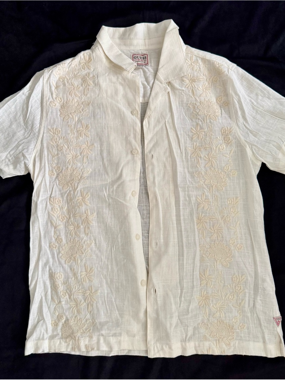 GUESS Men's Cream Floral Embroidered Short-Sleeve Button-Down Shirt